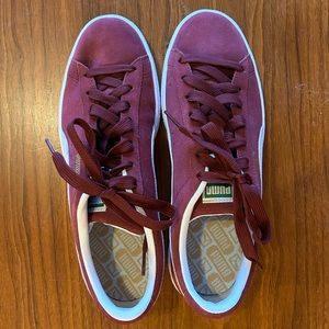 Puma suede classic sneakers. Only worn a couple times. Men’s size 10.